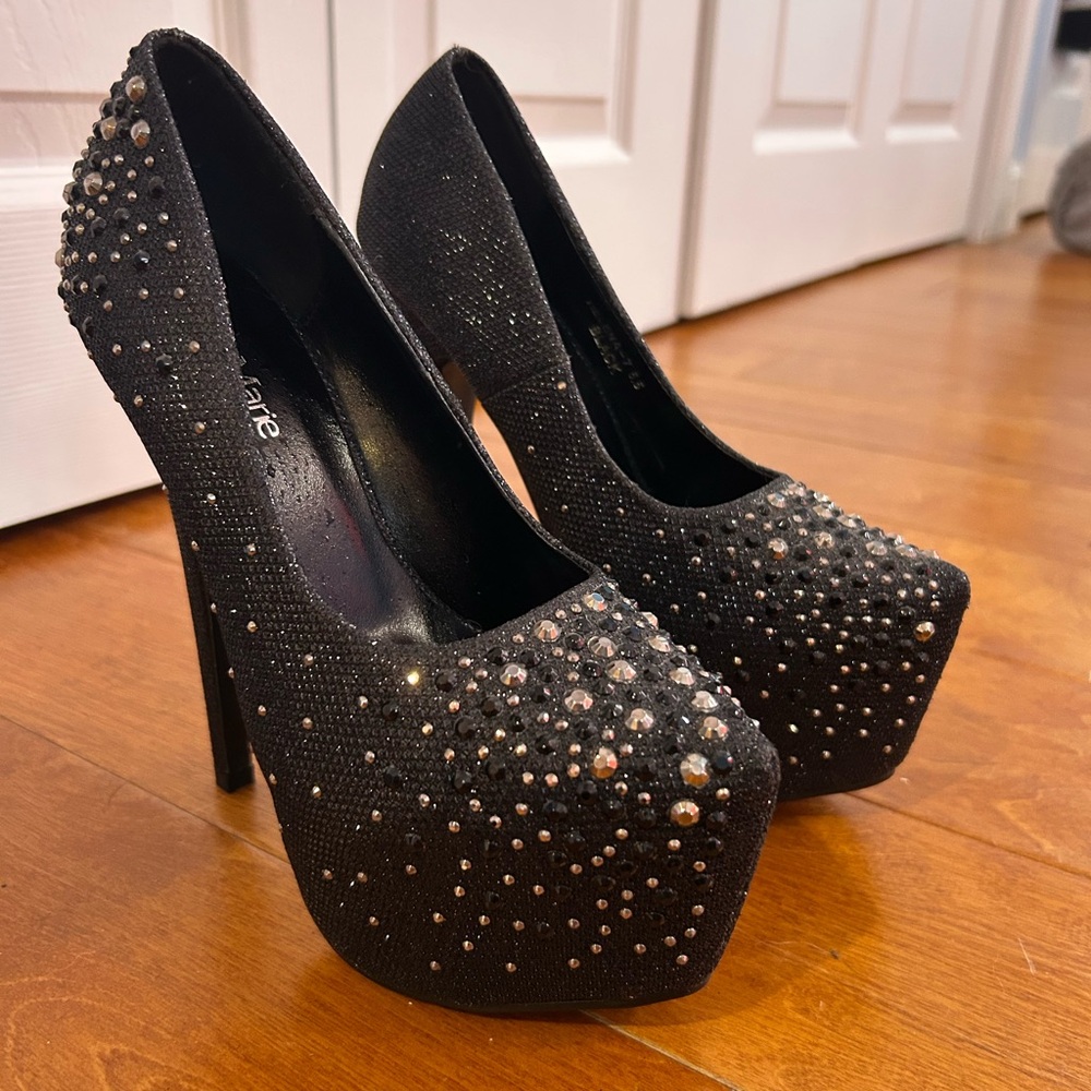 Bella Marie Black Rhinestone Platform 6” Heels - 
Size 5.5